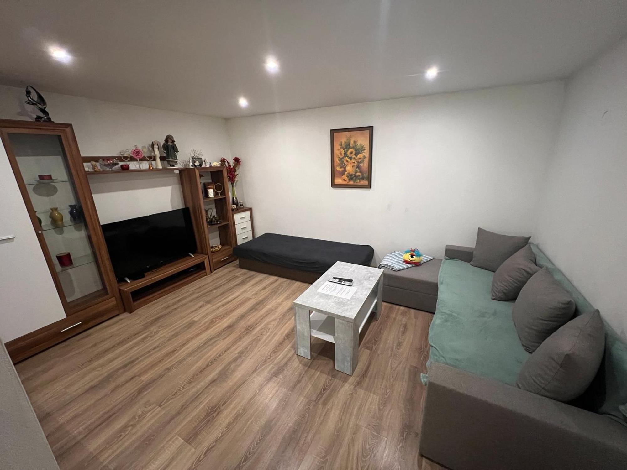 -Self-Check- 4-Bedroom Family House With Heated Tub Levice Ngoại thất bức ảnh